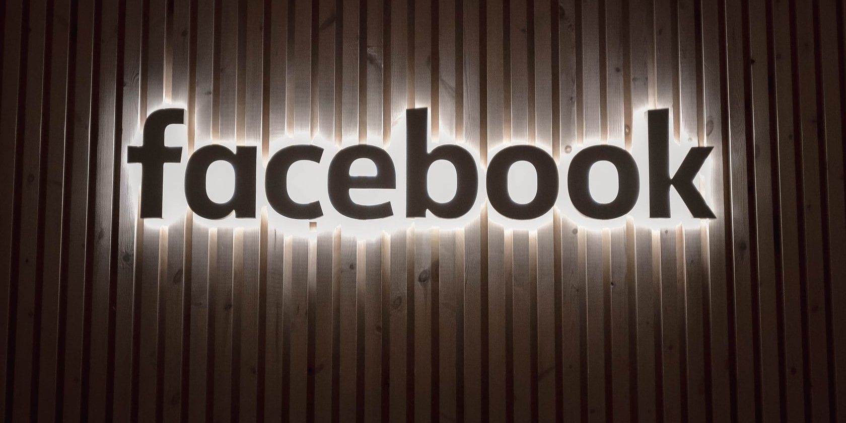 facebook removes chinese accounts - Facebook rimuove gli account cinesi per interferenze con la politica statunitense