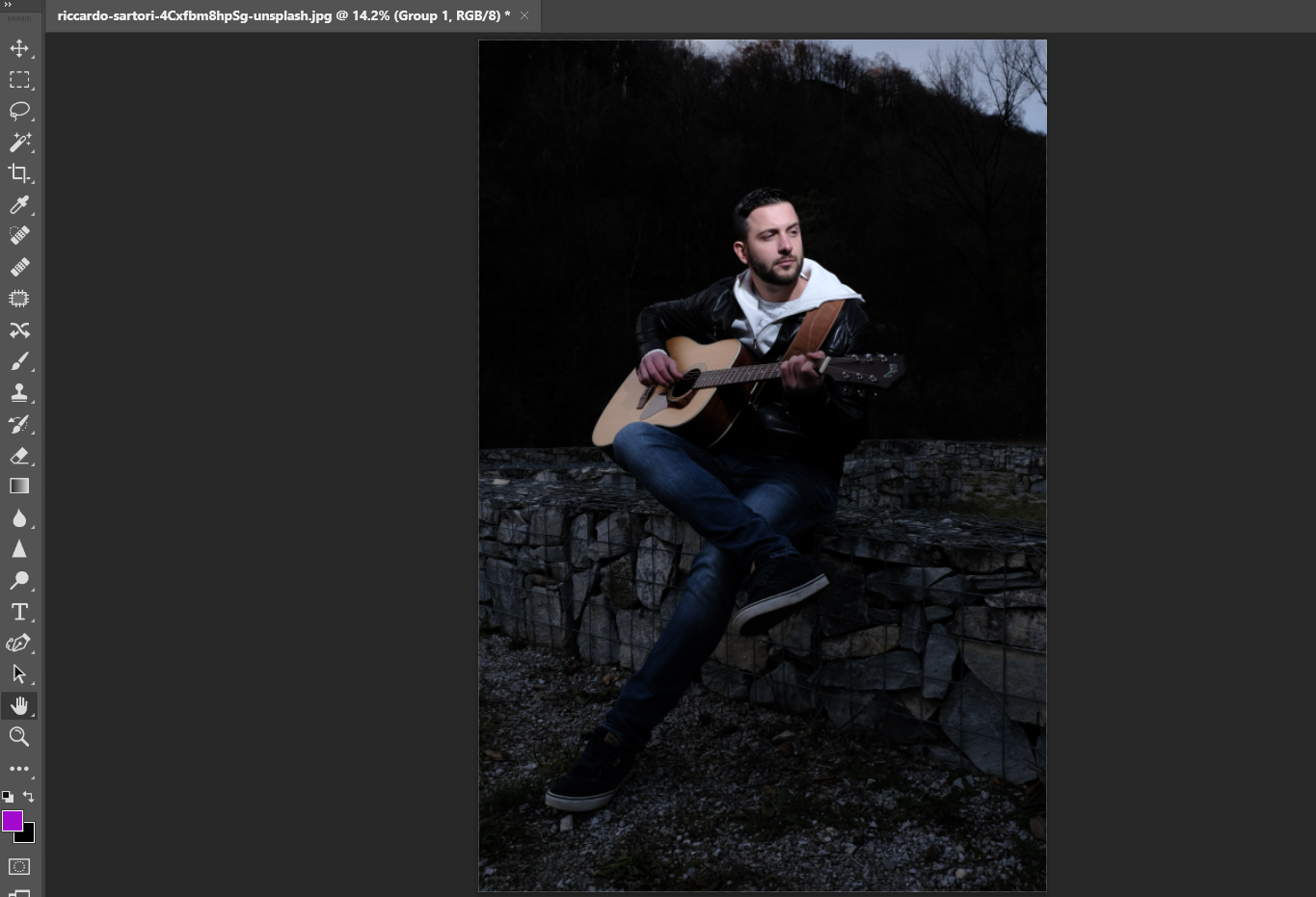 8 Guitarist - Come creare facilmente effetti di luce in Photoshop utilizzando la modalità di fusione Sovrapposizione